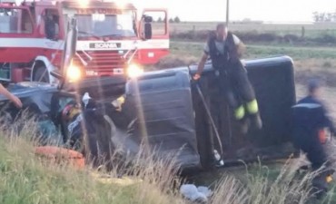 VOLCO UNA CAMIONETA EN EL CAMINO A PELLEGRINI