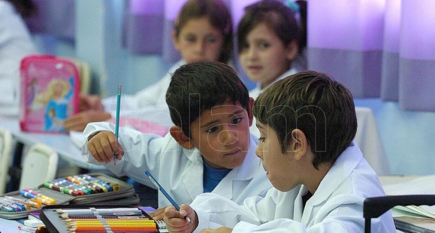 VACUNARÁN A DOCENTES EN FEBRERO PARA QUE LAS CLASES SE INICIEN 