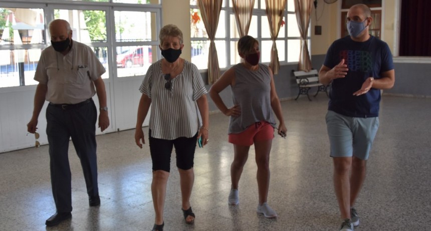 PREPARATIVOS PARA LA VACUNACIÓN EN LA ESCUELA N° 1