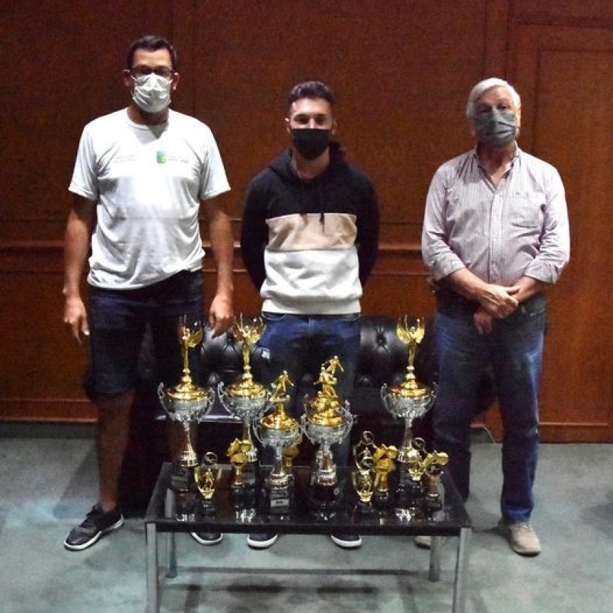 ENTREGA DE TROFEOS PARA EL BABY FÚTBOL PARROQUIAL