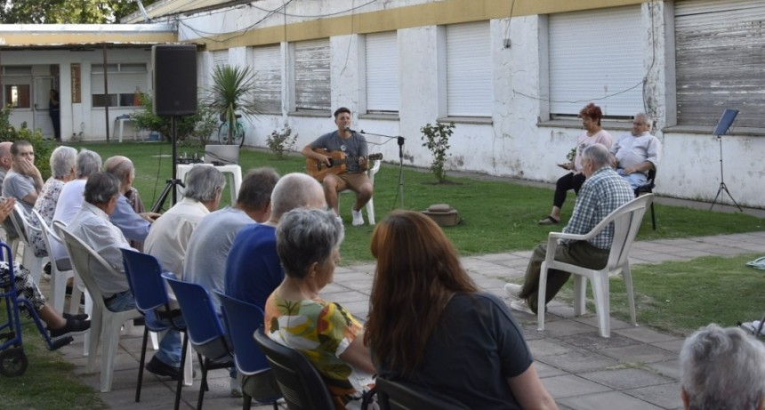 COMENZÓ EL CICLO DE SERENATAS PARA ADULTOS MAYORES