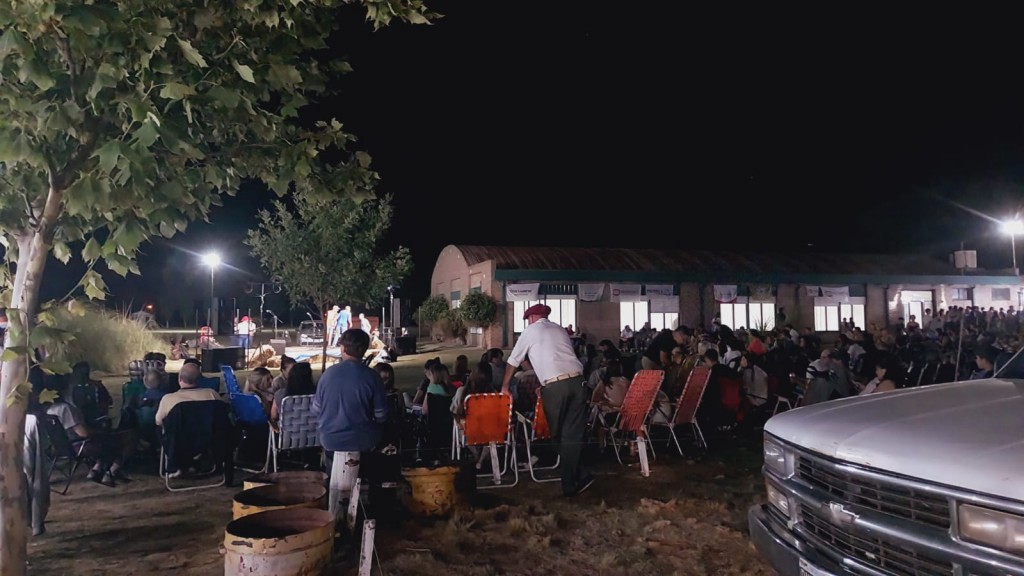 SE REALIZÓ CON ÉXITO LA PRIMER PEÑA DEL ATENEO DE TRES LOMAS
