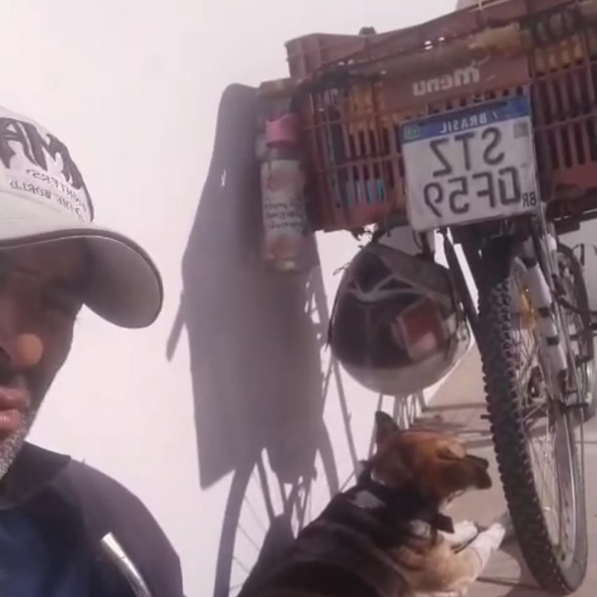 VIAJA EN BICICLETA DESDE BRASIL Y LLEGARÁ A TRES LOMAS ESTA SEMANA