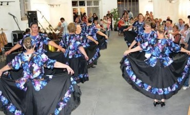 SE REALIZO UNA PEÑA FOLKLORICA