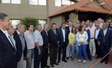 EL INTENDENTE SE REUNIÓ CON EL GOBERNADOR
