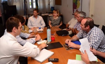 ESTELA ACOSTA Y JORGE GARCIA SE REUNIERON CON AUTORIDADES DEL INSTITUTO DE LA VIVIENDA