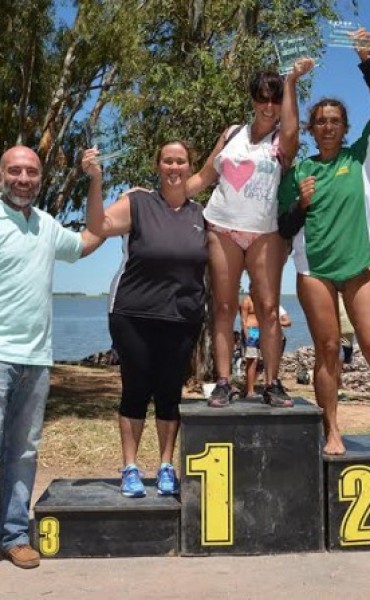 ROMINA AMUTIO GANO EN EL 7º CRUCE A NADO DE COCHICO