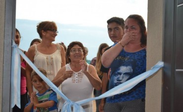110º ANIVERSARIO - ENTREGARON SEIS VIVIENDAS SOCIALES