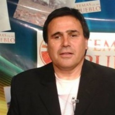 JULIO BUSTOS: 
