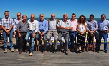 INTENDENTES Y LEGISLADORES DE LA SEXTA SE REUNIERON EN MONTE HERMOSO