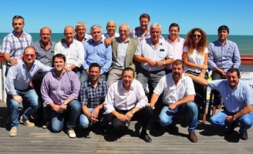 FABIO URIARTE PARTICIPÓ DEL SEGUNDO ENCUENTRO DE   REFERENTES DEL PERONISMO EN MONTE HERMOSO