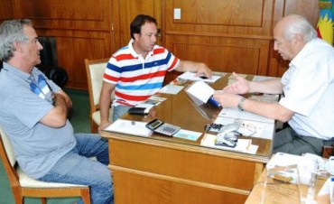 REUNION ENTRE EL MUNICIPIO Y EDEN. EL INTENDENTE SOLICITO MEJORAS EN EL SERVICIO ELECTRICO DE INGENIERO THOMPSON