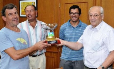 EL MUNICIPIO ENTREGO TROFEOS PARA EL CUADRANGULAR 110º ANIVERSARIO