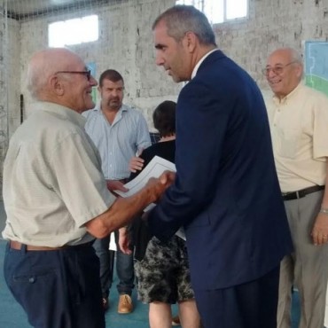 VECINOS DE TRES LOMAS PARTICIPARON DE UN ACTO DE ESCRITURACION SOCIAL