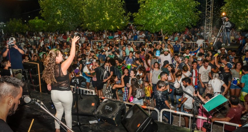 OTRA ESPECTACULAR NOCHE PARA LOS CARNAVALES 2019