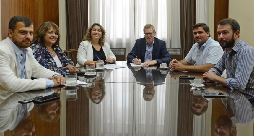 EL BANCO PROVINCIA DE BUENOS AIRES Y EL CONSEJO ESCOLAR DE GUAMINÍ, FIRMARON UN COMODATO POR UN PREDIO PARA EL CEF 129 DE BONIFACIO