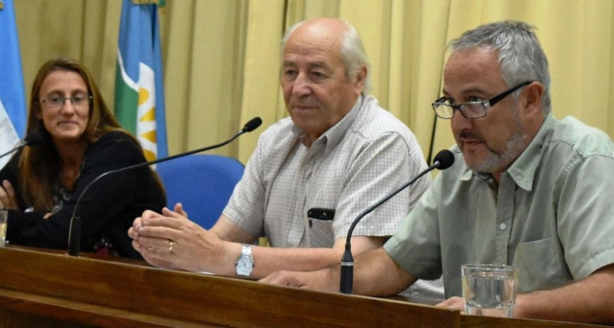 EL INTENDENTE ALVAREZ CALIFICO AL TRABAJO EN LA LIMPIEZA DE DESAGÜES COMO ADMIRABLE