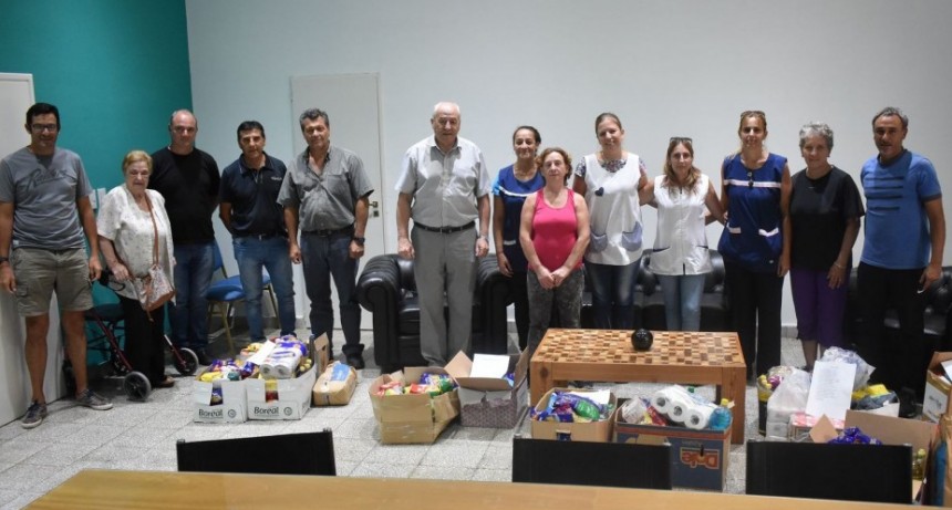 INSTITUCIONES RECIBIERON LA MERCADERÍA OBTENIDA EN LA MARATÓN ACUÁTICA SOLIDARIA