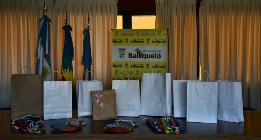 SE ENTREGARON LOS PRESENTES DEL CONCURSO 