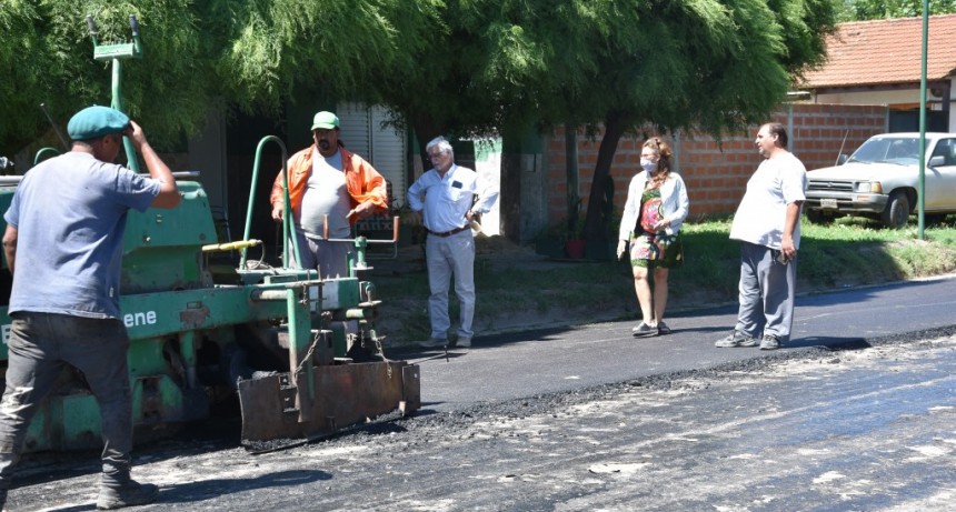 SE CONTINÚA CON EL TRABAJO DE ASFALTADO EN 18 CUADRAS