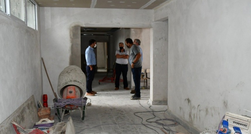 SECUNDARIA 2: EL INTENDENTE VISITÓ LA OBRA QUE FINALIZARÁ PRONTO.
