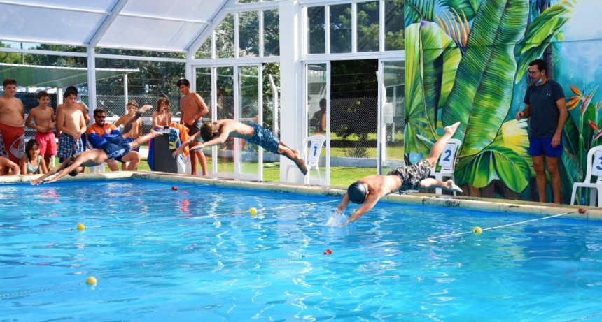 EXITOSO TORNEO REGIONAL DE NATACIÓN EN TRES LOMAS