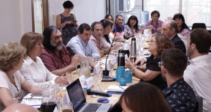 KICILLOF OFRECIÓ UN 40% DE AUMENTO A LOS DOCENTES: ASÍ QUEDARÍAN LOS SALARIOS.