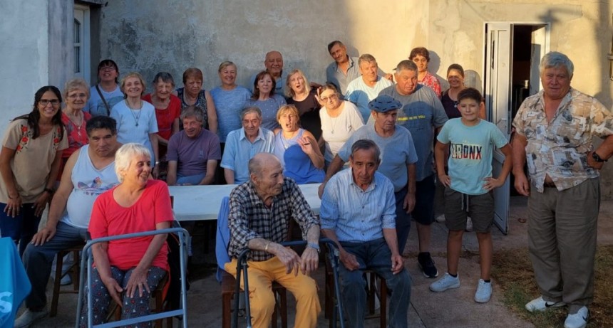 ADULTOS MAYORES EN MOVIMIENTO