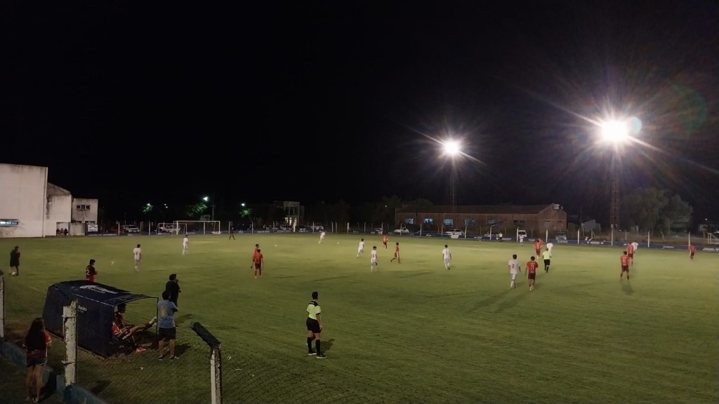 Comenzó la Copa Tres Lomas con triunfo de Deportivo 17 y empate entre Huracán y Garré