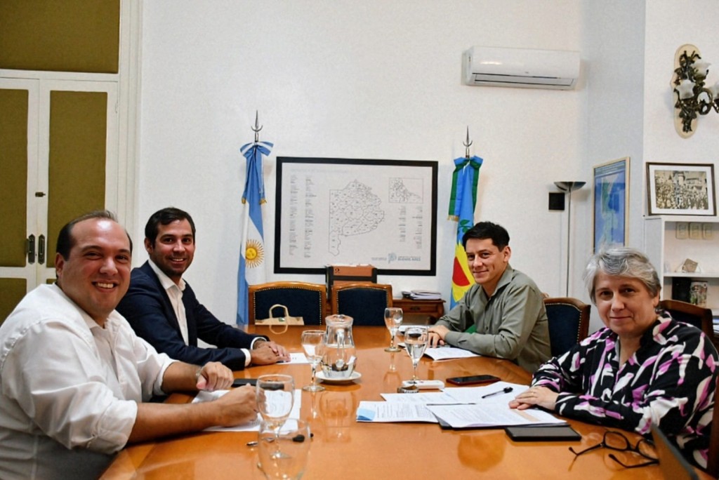 Gestiones del Intendente para la creación del CEC 803 en 30 de Agosto: reunión con la nueva Directora General de Cultura y Educación de la Provincia