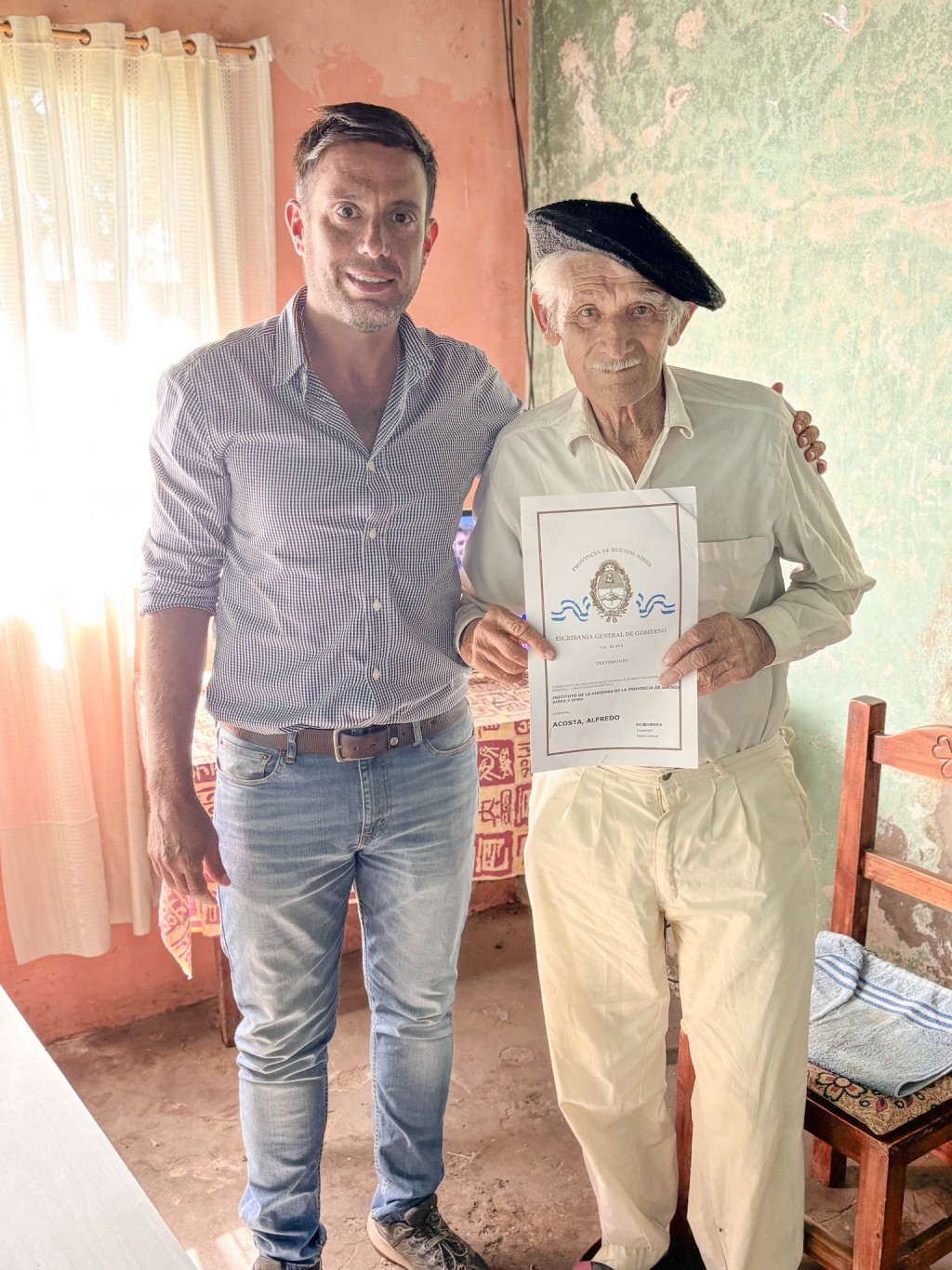 Se entregaron escrituras de viviendas a familias treslomenses