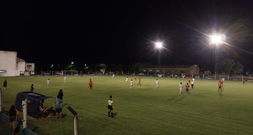 Comenzó la Copa Tres Lomas con triunfo de Deportivo 17 y empate entre Huracán y Garré