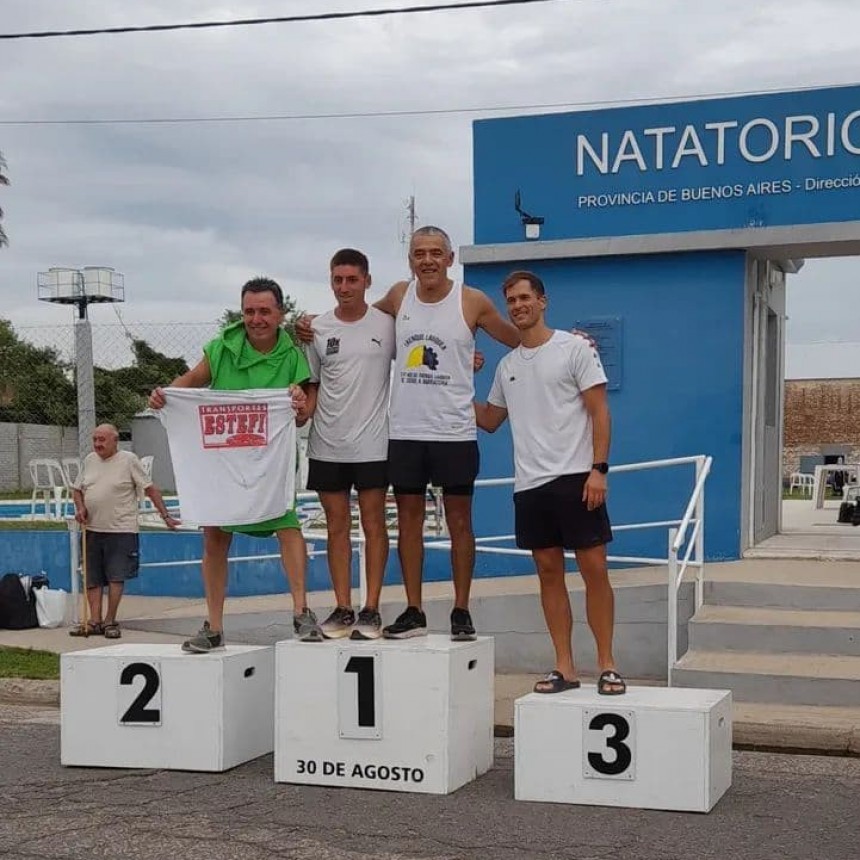 Destacada actuación de atletas de Tres Lomas en el Acuatlón de 30 de Agosto