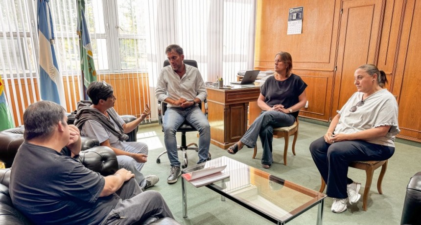 Reunión con representantes de la comisión de artesanos