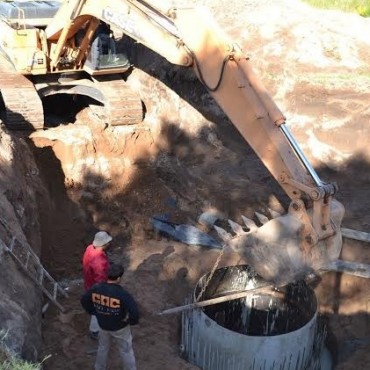 EL MUNICIPIO DICE QUE NO RECIBE RESPUESTAS DEL GOBIERNO PROVINCIAL PERO QUE EL INTENDENTE SOLICITO SEGUIR AVANZANDO CON LAS CLOACAS