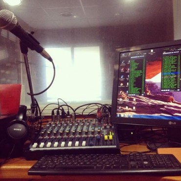 DOS PROGRAMAS DE FM AMANECER SON RETRANSMITIDOS POR OTRA EMISORAS