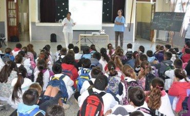 SIGUEN LAS CHARLAS PARA PREVENIR EL DENGUE