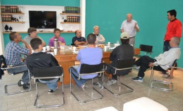 SE REUNIERON LOS DIRECTORES DE DEPORTE DE VARIOS DISTRITOS DE LA REGION