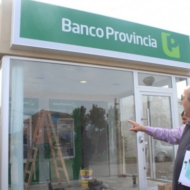 LOS CONCEJALES FABIO URIARTE Y OLGA ACQUAROLI PIDIERON AL BANCO PROVINCIA LA INSTALACION DE UN CAJERO AUTOMATICO FUERA DE LA SUCURSAL