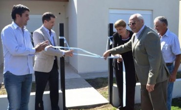 SE ENTREGARON ACTAS DE TENENCIA DE LAS VIVIENDAS DEL “PLAN COMPARTIR”