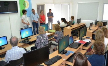 COMENZÓ EL CURSO DE PC PARA ADULTOS MAYORES