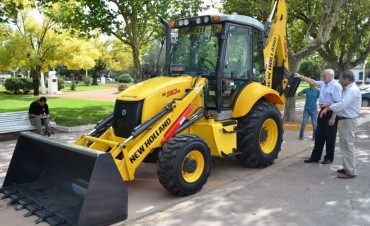 NUEVA PALA RETRO-CARGADORA