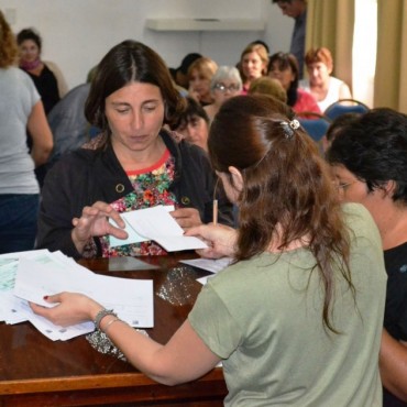 SE ENTREGARON 69 BECAS PARA ESTUDIANTES TRESLOMENSES