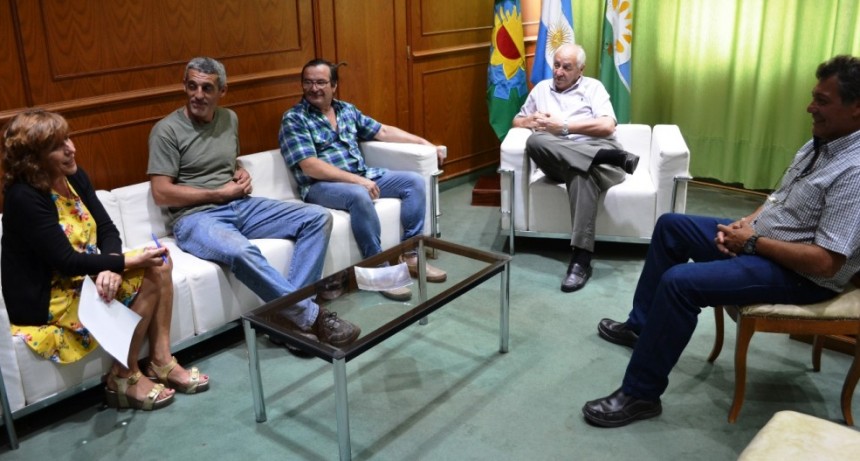 ALVAREZ SE REUNIO CON EL SINDICATO DE MUNICIPALES Y CONFIRMO EL 15 % DE AUMENTO