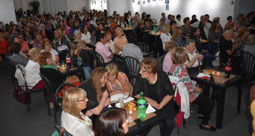 EL MUNICIPIO HOMENAJEO A LAS MUJERES TRESLOMENSES