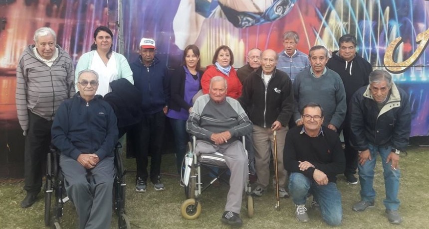 BOCHAS, CIRCO Y PASEO CULTURAL: ACTIVIDADES CON ADULTOS MAYORES