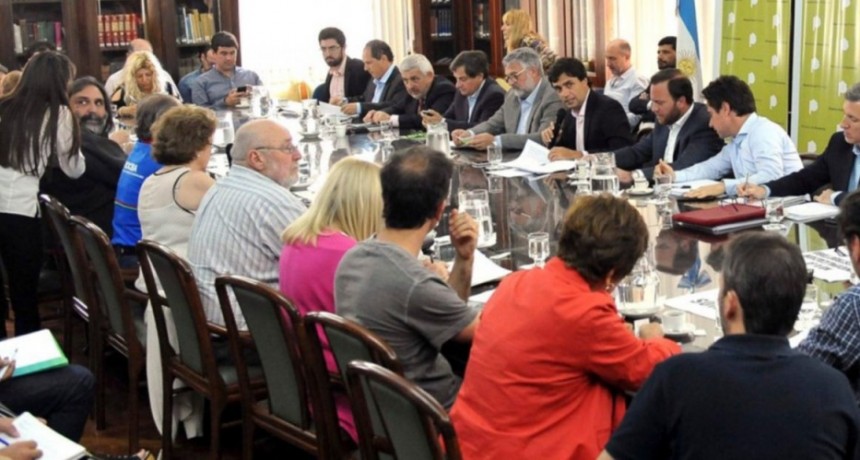 GOBIERNO Y GREMIOS DOCENTES BUSCARAN LLEGAR A UN ACUERDO EN UNA NUEVA REUNION PARITARIA