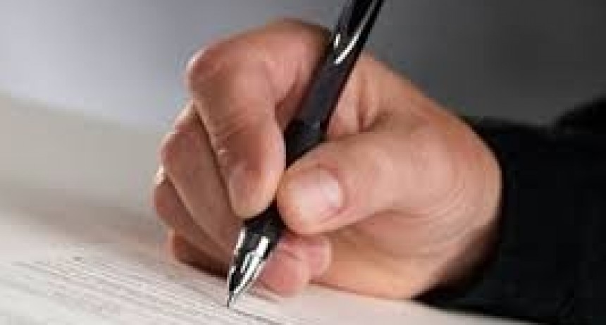 EL INTENDENTE INTERINO FIRMO EL DECRETO 98/2020 CON RECOMENDACIONES PARA EL AISLAMIENTO SOCIAL OBLIGATORIO