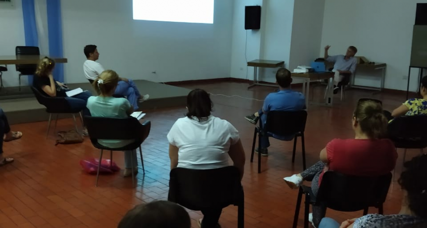 REUNIÓN SOBRE COVID-19 CON PERSONAL DE SALUD