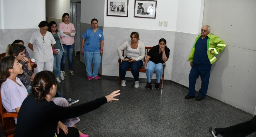 CHARLAS INFORMATIVAS PARA LOS TRABAJADORES DE SALUD 